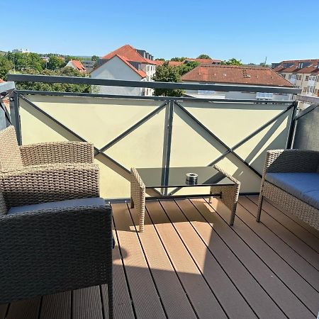 Gemuetliche Neurenovierte Dachgeschosswohnung Erfurt Esterno foto