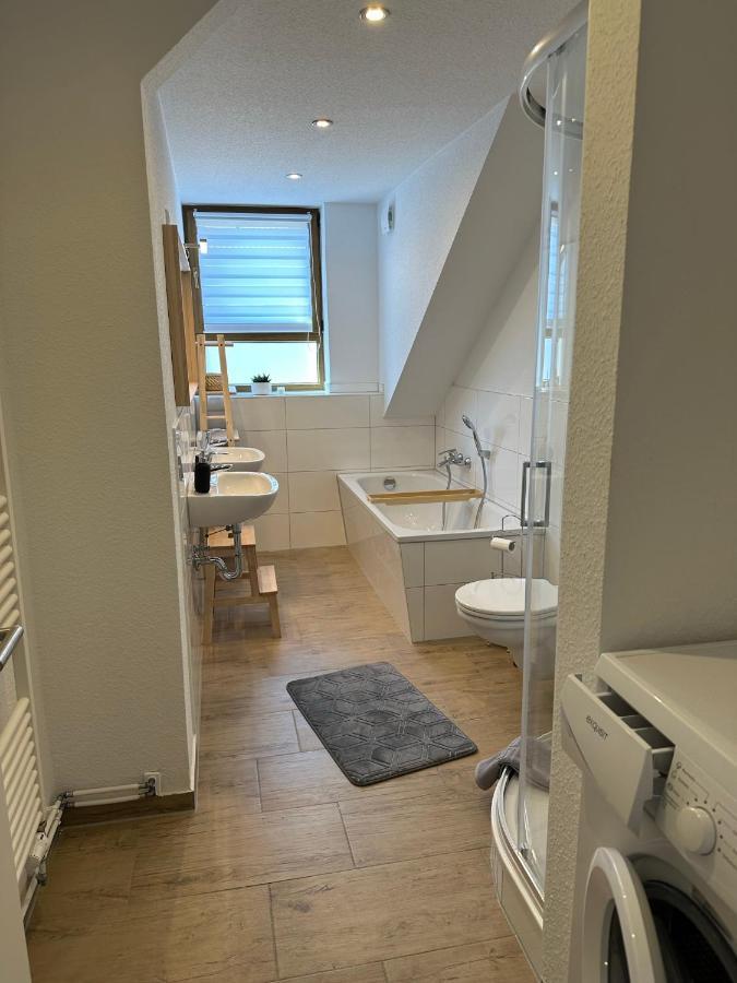Gemuetliche Neurenovierte Dachgeschosswohnung Erfurt Esterno foto