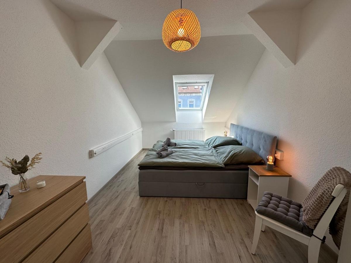 Gemuetliche Neurenovierte Dachgeschosswohnung Erfurt Esterno foto