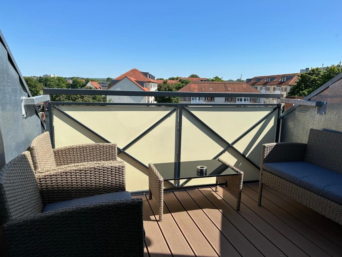 Gemuetliche Neurenovierte Dachgeschosswohnung Erfurt Esterno foto