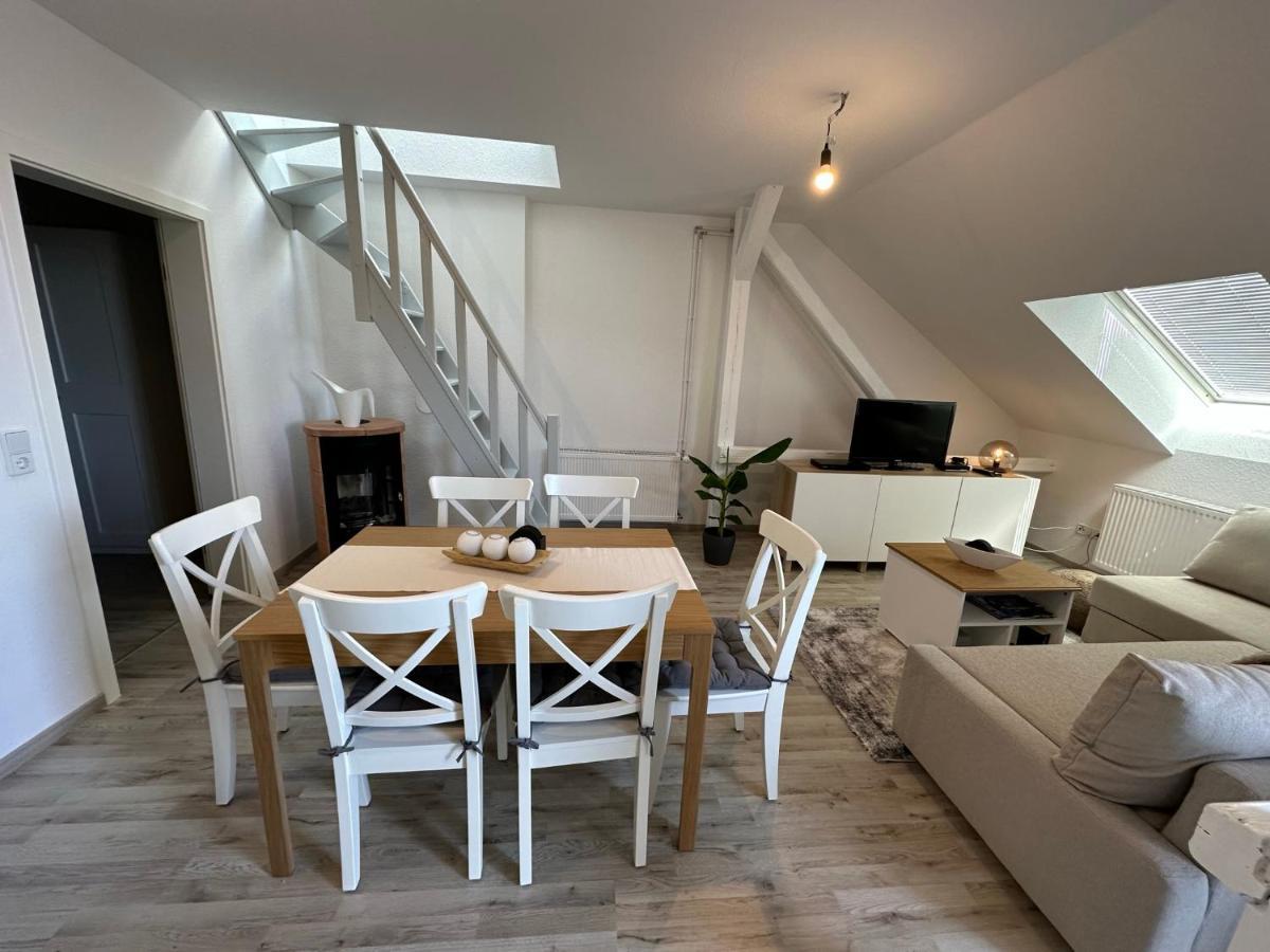 Gemuetliche Neurenovierte Dachgeschosswohnung Erfurt Esterno foto