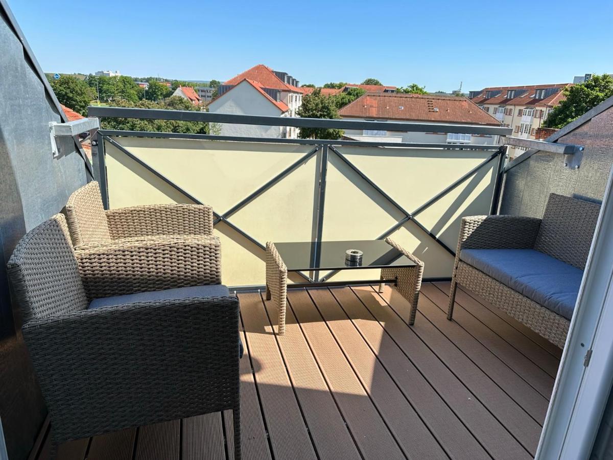 Gemuetliche Neurenovierte Dachgeschosswohnung Erfurt Esterno foto