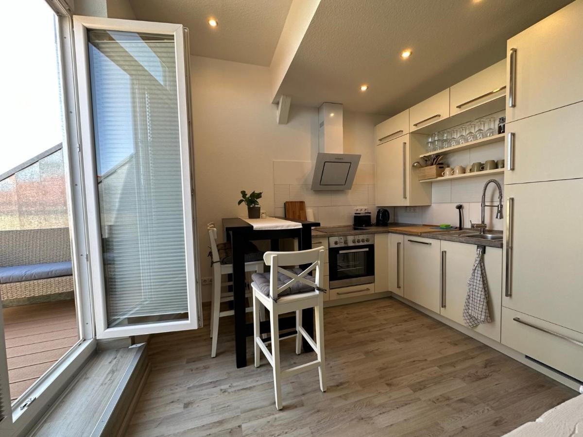 Gemuetliche Neurenovierte Dachgeschosswohnung Erfurt Esterno foto